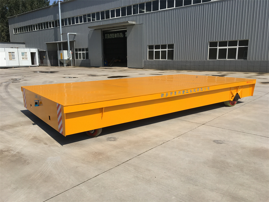 無軌膠輪電動(dòng)平車具備雷達(dá)遇障礙物停止功能